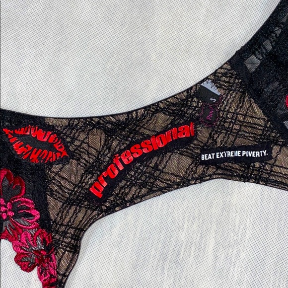 Upcycle Victoria’s Secret embroidered garter belt - Picture 3 of 8